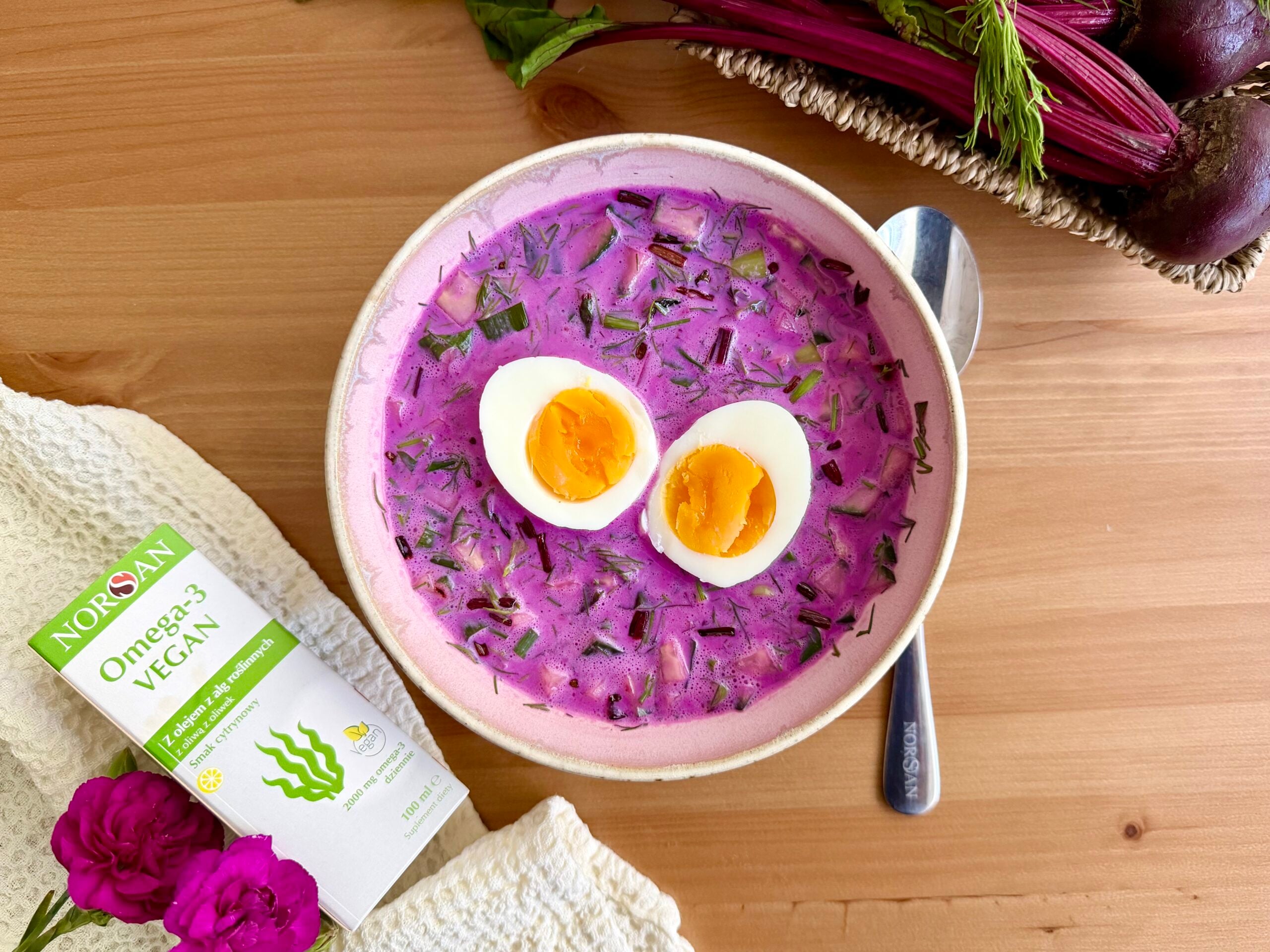 Chłodnik z botwinki z jajkiem i omega-3